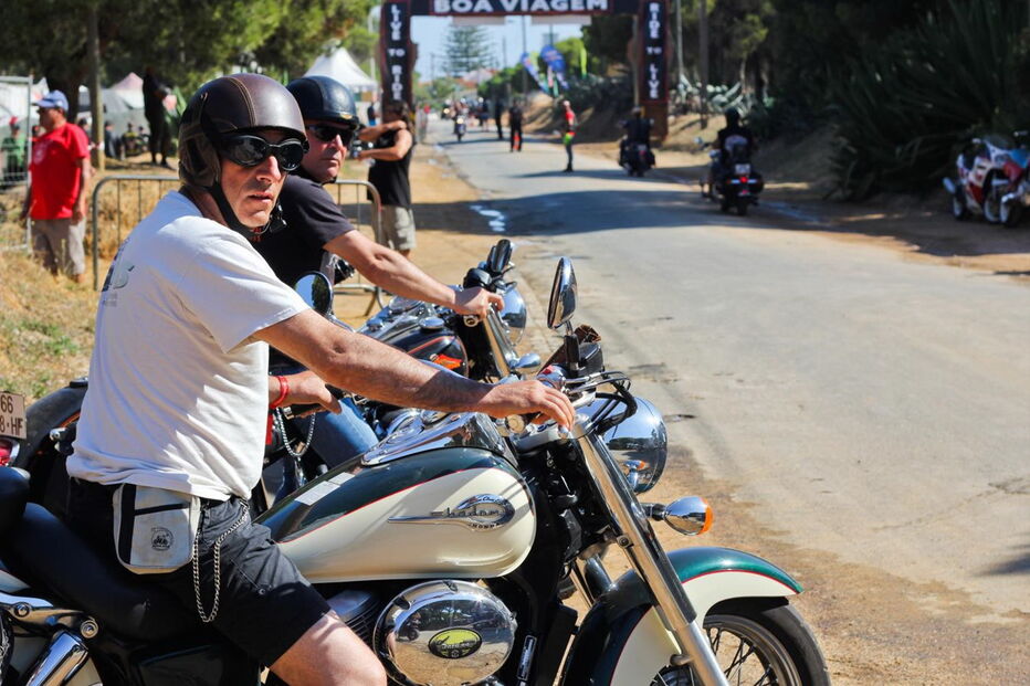 Motociclistas de todo o mundo rumam a Faro