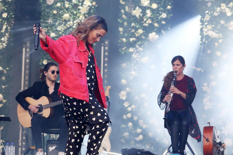 Carolina Deslandes no festival Marés Vivas