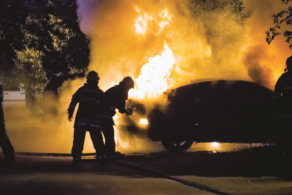 Caro incendiado