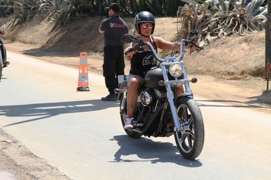 Motociclistas na concentração motard em Faro