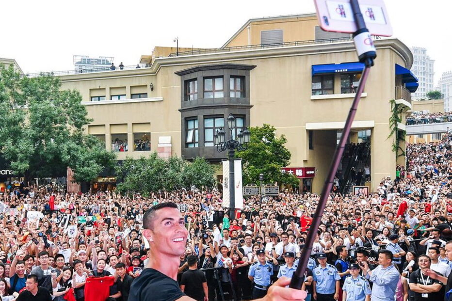Ronaldo tem atraído milhares de fãs em digressão pela China