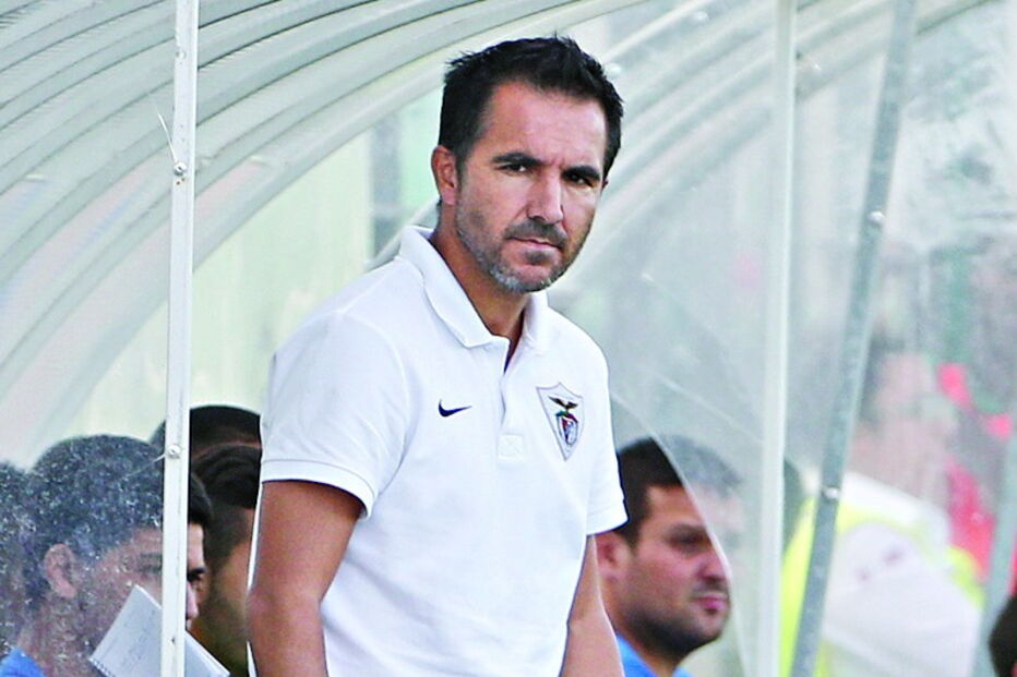 Treinador Carlos Pinto levou o Santa Clara à I Liga