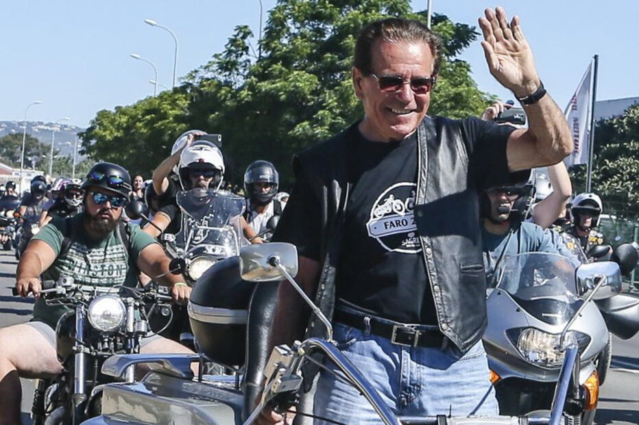 Motards desfilam no último dia da concentração de Faro