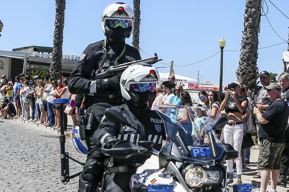 Motards desfilam no último dia da concentração de Faro