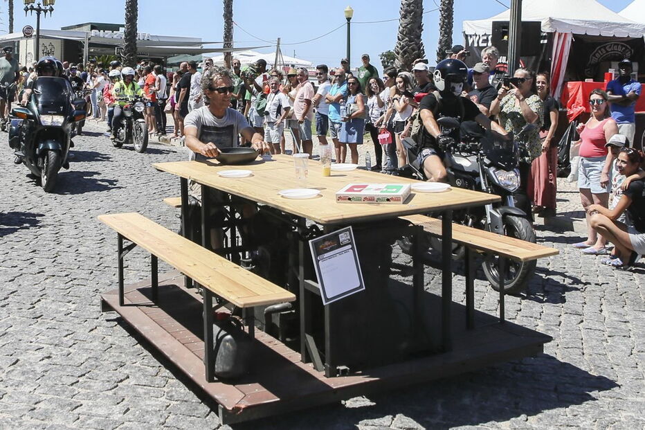 Motards desfilam no último dia da concentração de Faro