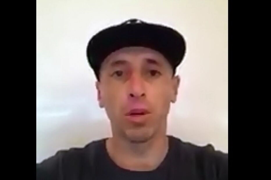 Herrera aparece com um novo visual