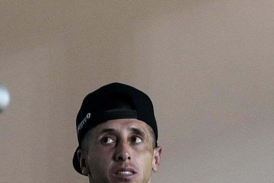 Herrera surgiu com novo visual no Estádio do Algarve