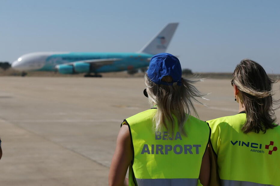 A380 no momento da aterragem no Aeroporto de Beja