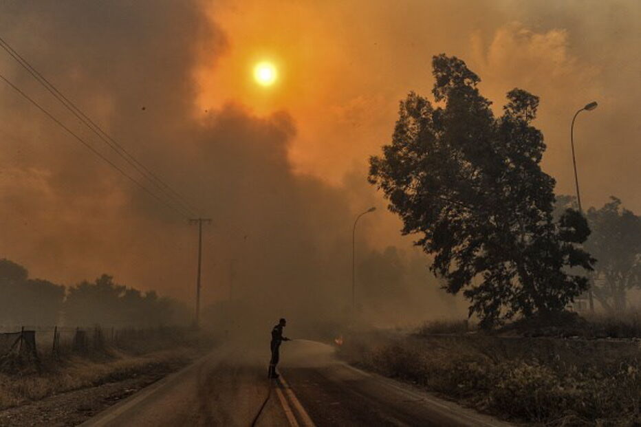 Graves incêndios matam na Grécia	