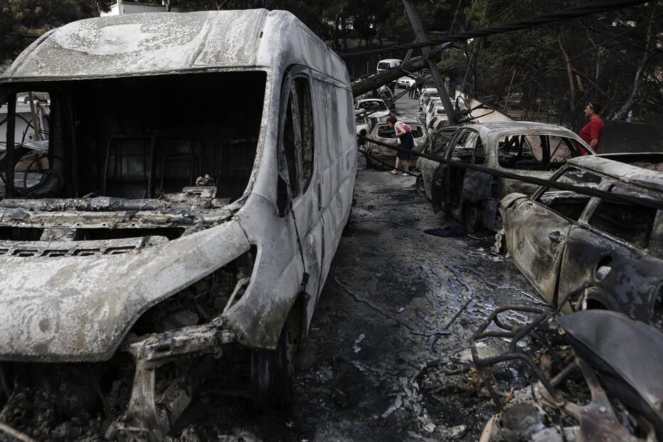 Terror dos incêndios assola a Grécia