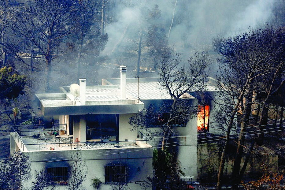 Chamas destruíram na Grécia