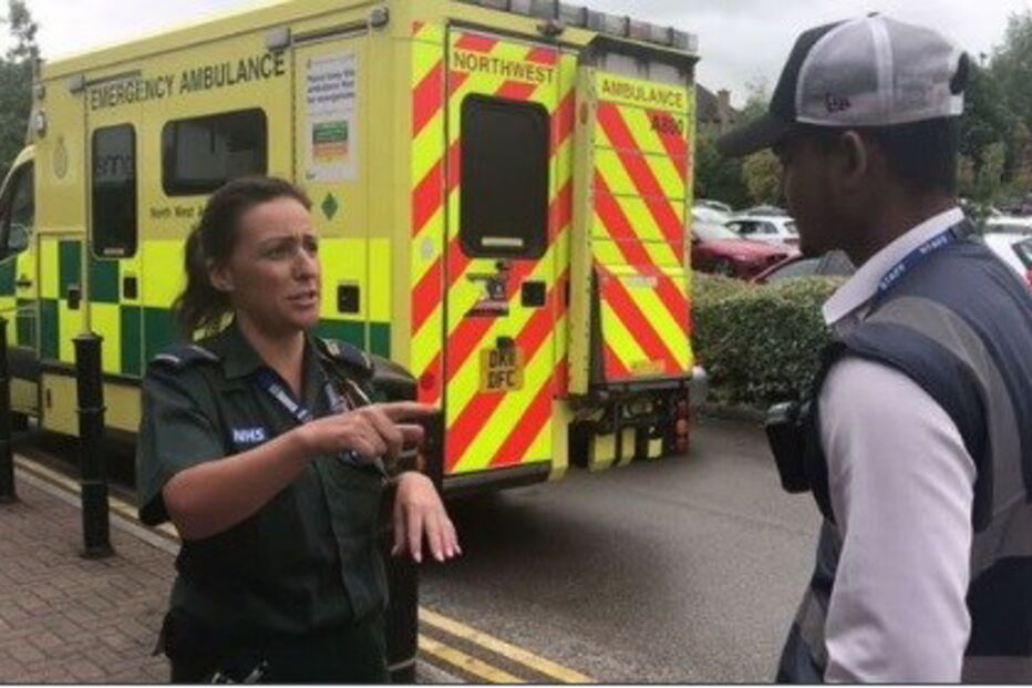 Parque multa ambulância e gera polémica em Londres
