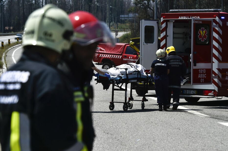 Duas mulheres morrem e bebé fica ferido em acidente em Santa Comba Dão