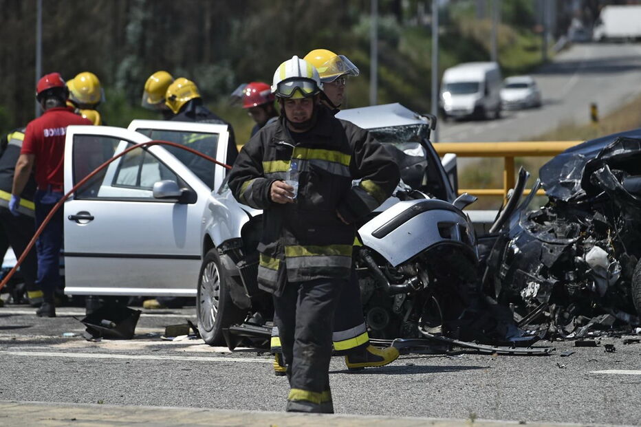 Duas mulheres morrem e bebé fica ferido em acidente em Santa Comba Dão