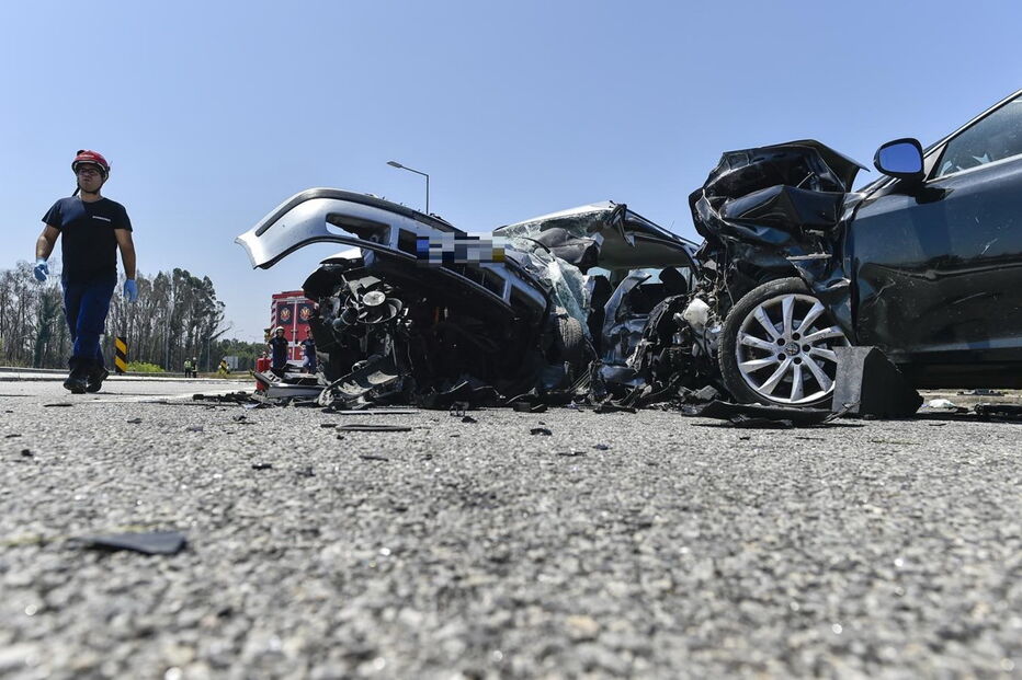 Duas mulheres morrem e bebé fica ferido em acidente em Santa Comba Dão