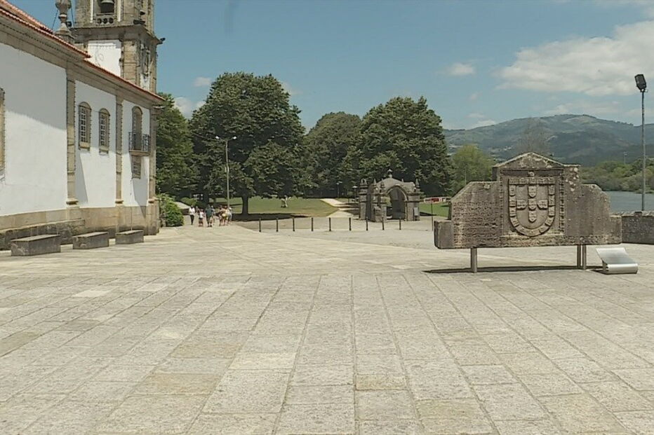Assalto com recurso a arma branca ocorreu no interior da igreja de Santo António da Torre Velha, em Arcozelo    
