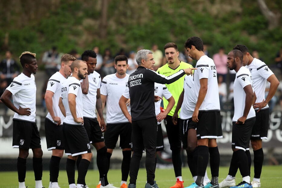 Vitória de Guimarães anuncia João Carlos Teixeira na apresentação do plantel