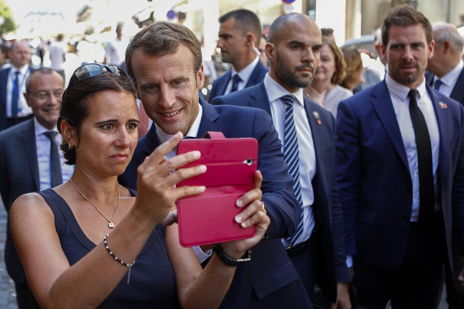 Macron passeou pelas ruas de Lisboa com António Costa