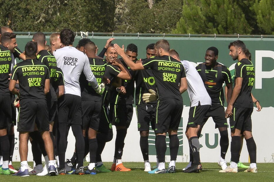 José Peseiro não teme partir em desvantagem em relação aos mais diretos adversários, devido a indefinição em termos de plantel 