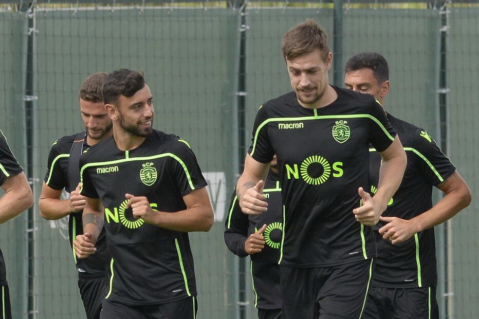 José Peseiro não teme partir em desvantagem em relação aos mais diretos adversários, devido a indefinição em termos de plantel 