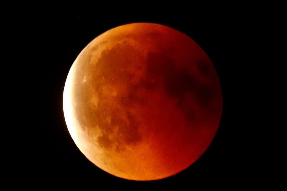 Eclipse lunar visto do céu