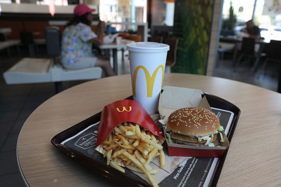 McDonald's é a maior cadeia mundial de restaurantes de fast food presente em 119 países através de 37 mil pontos de venda