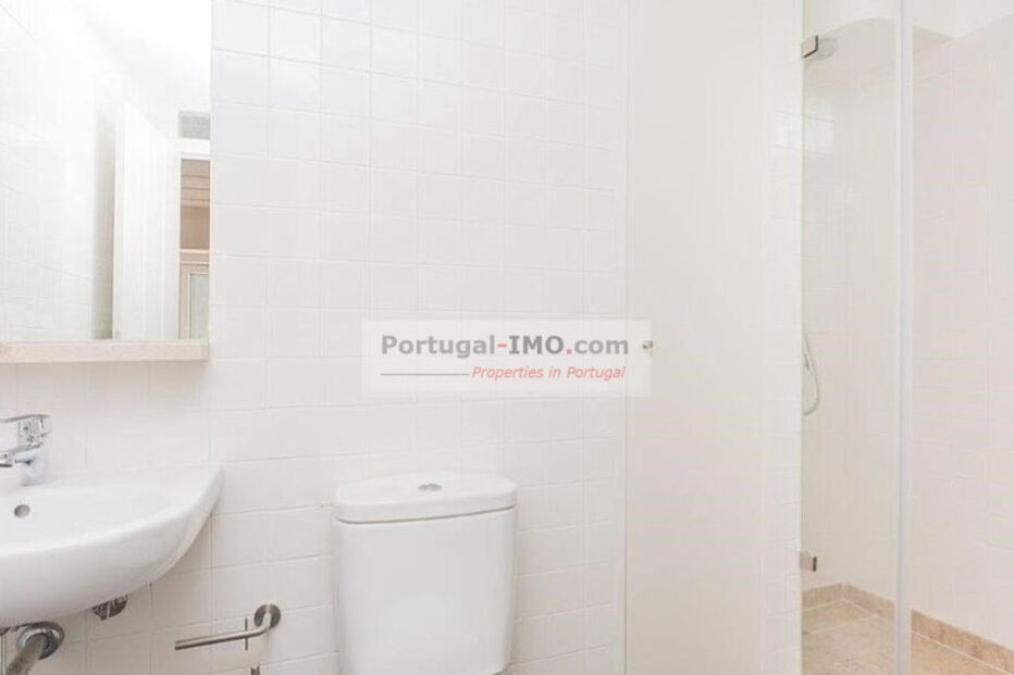 O prédio de Ricardo Robles em Alfama