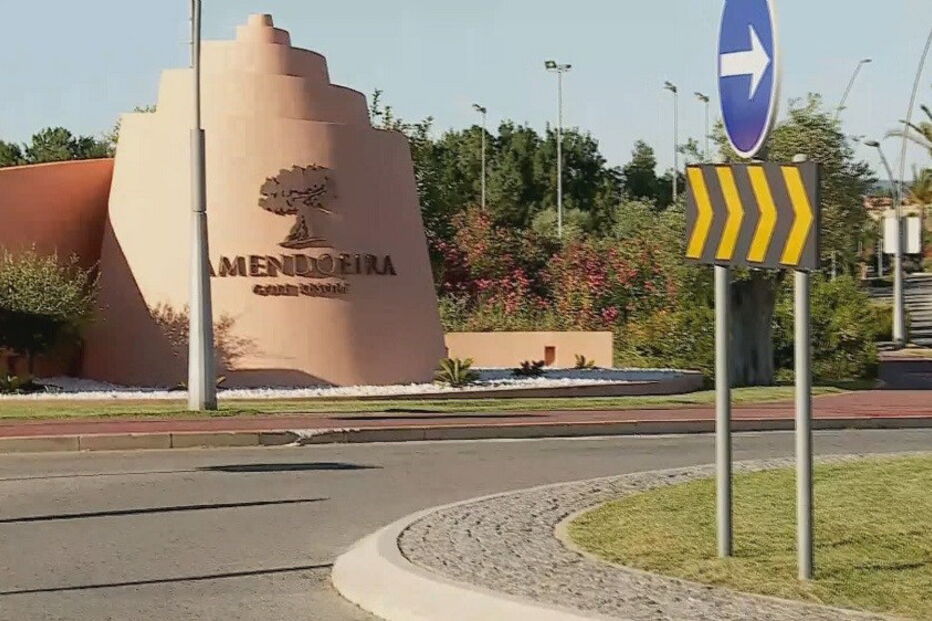 Menino britânico de cinco anos morre afogado em piscina no Algarve 