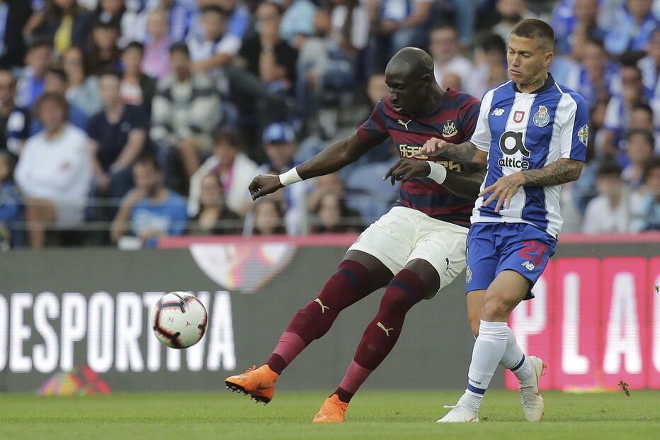 FC Porto empata com o Newcastle em jogo de apresentação