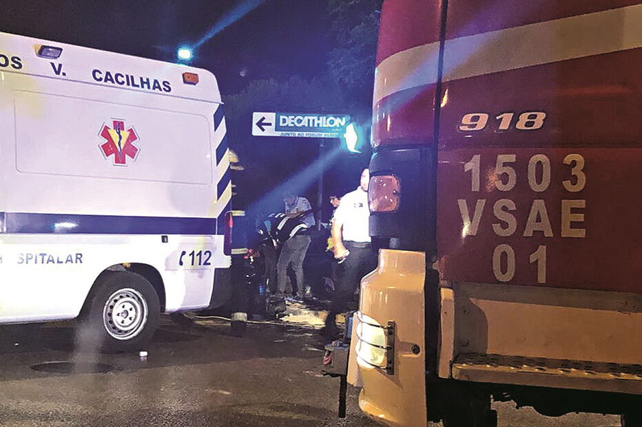 Mulher comida ao ver eclipse