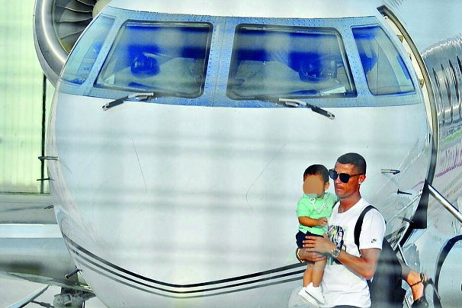 Ronaldo à chegada a Turim