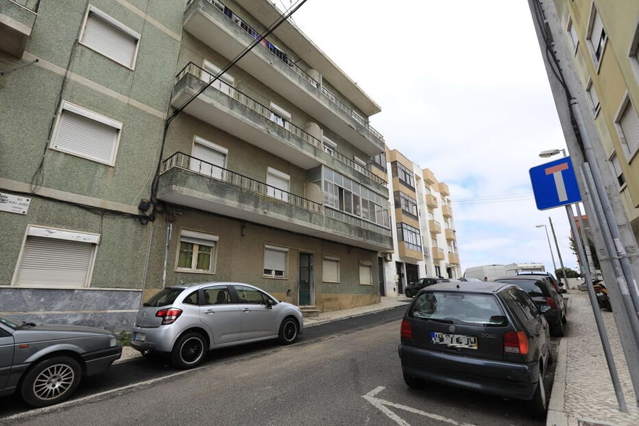 Homem detido depois de se ter barricado em casa, na Amadora