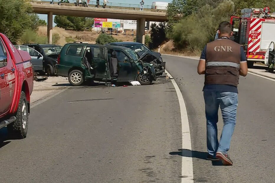 Acidente mata jovem de 20 anos e fere nove pessoas em Faro