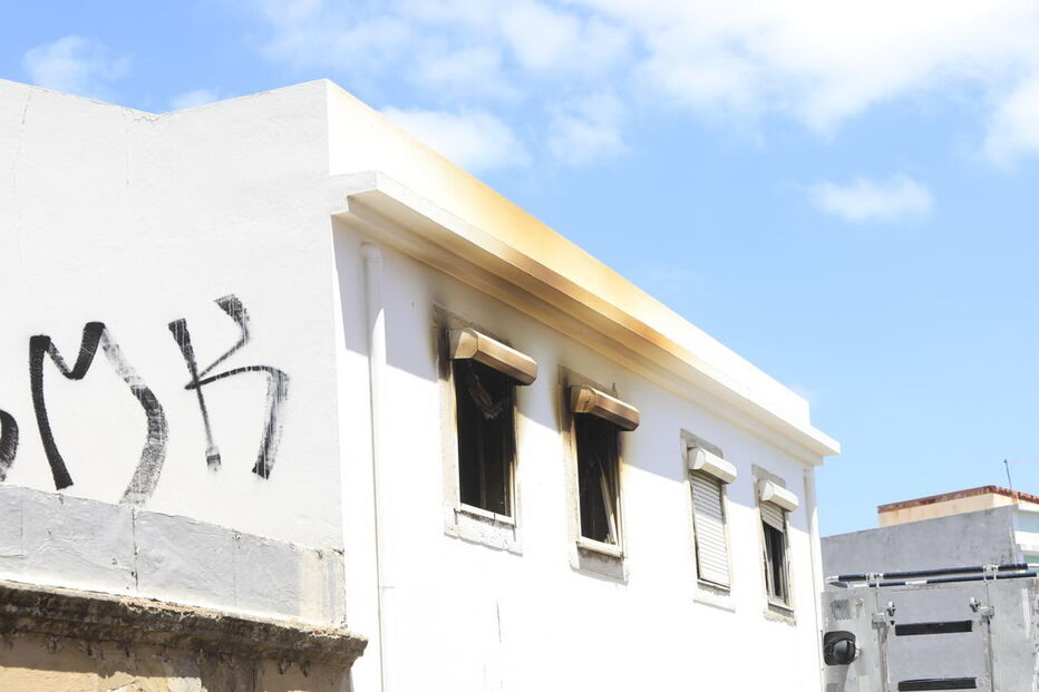 Incêndio em prédio devoluto na zona da Penha de França em Lisboa