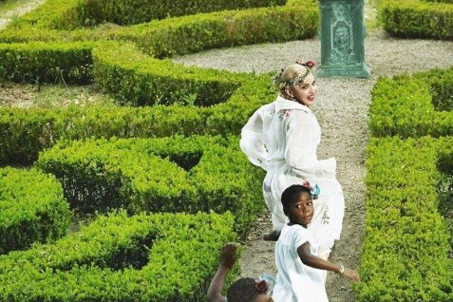 Madonna é capa da última revista Vogue Italiana