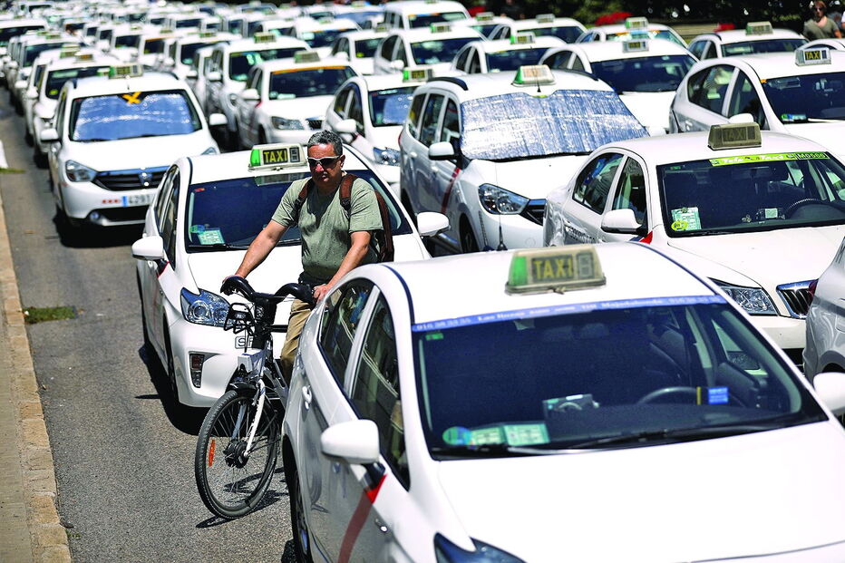 Taxistas bloquearam vias principais de Madrid
