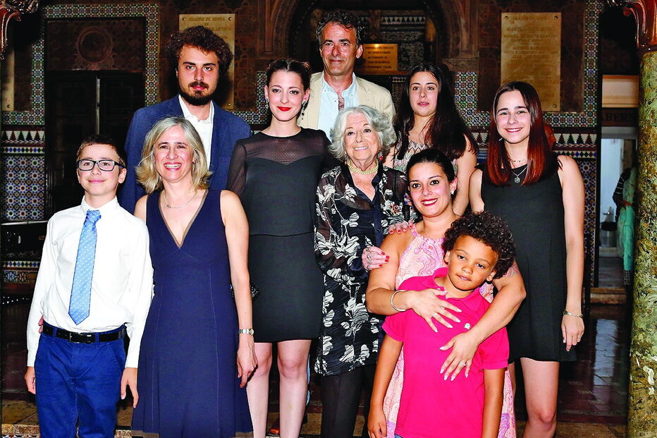 Eunice Muñoz com os filhos e netos