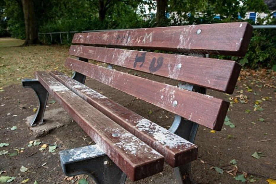 Mulher de 49 anos foi atacada por um grupo de adolescentes com ovos e farinha