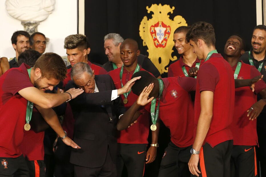 Marcelo fez a festa com os campeões da europa sub-19