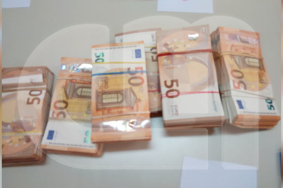 PJ e fuzileiros travam em alto mar sequestro da máfia no Porto