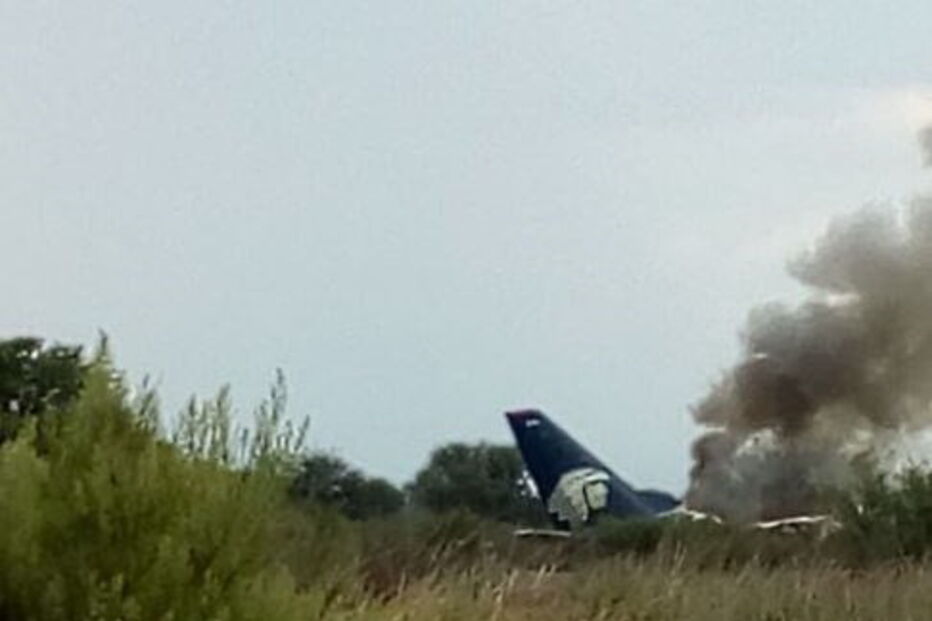 Avião cai no México