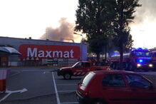 Vídeo mostra incêndio que consome loja da Maxmat em Paredes