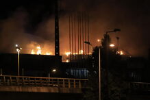 Incêndio em Camarate destruiu armazém e deixou Grande Lisboa debaixo de fumo