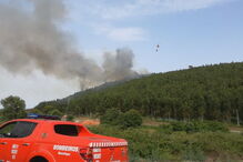 Fogo não está a colocar em risco pessoas ou bens