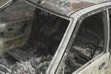 Carros destruídos pelos fogos