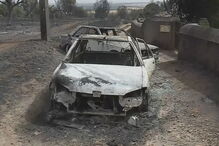 Carros destruídos pelos fogos