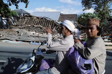 Sismo em Lombok fere milhares de pessoas e deixa rasto de destruição na Indonésia