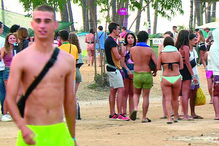 Centenas de festivaleiros chegaram ao Festival Sudoeste antes dos concertos