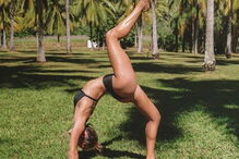 Personal trainer mostra como fica inchada após comer ovos, laticínos e açúcar