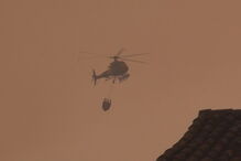 Fogo de Monchique ameaça Silves e vento dificulta combate